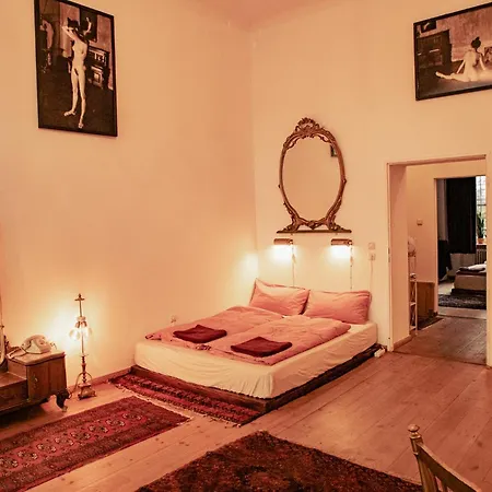 Ferienwohnung La Vie En Rose: Elegance And Art Berlin Exterior foto