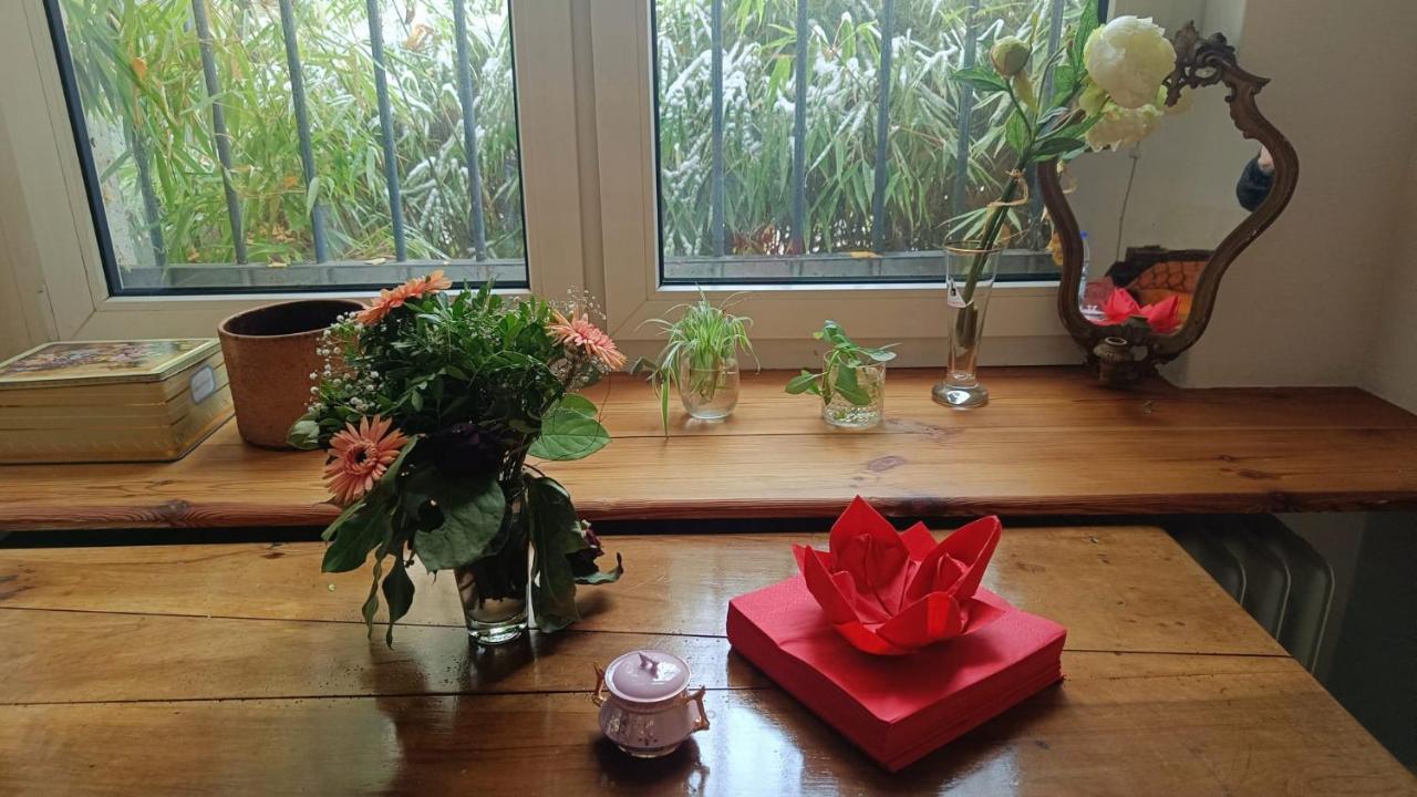 La Vie En Rose: Elegance And Art Apartment *