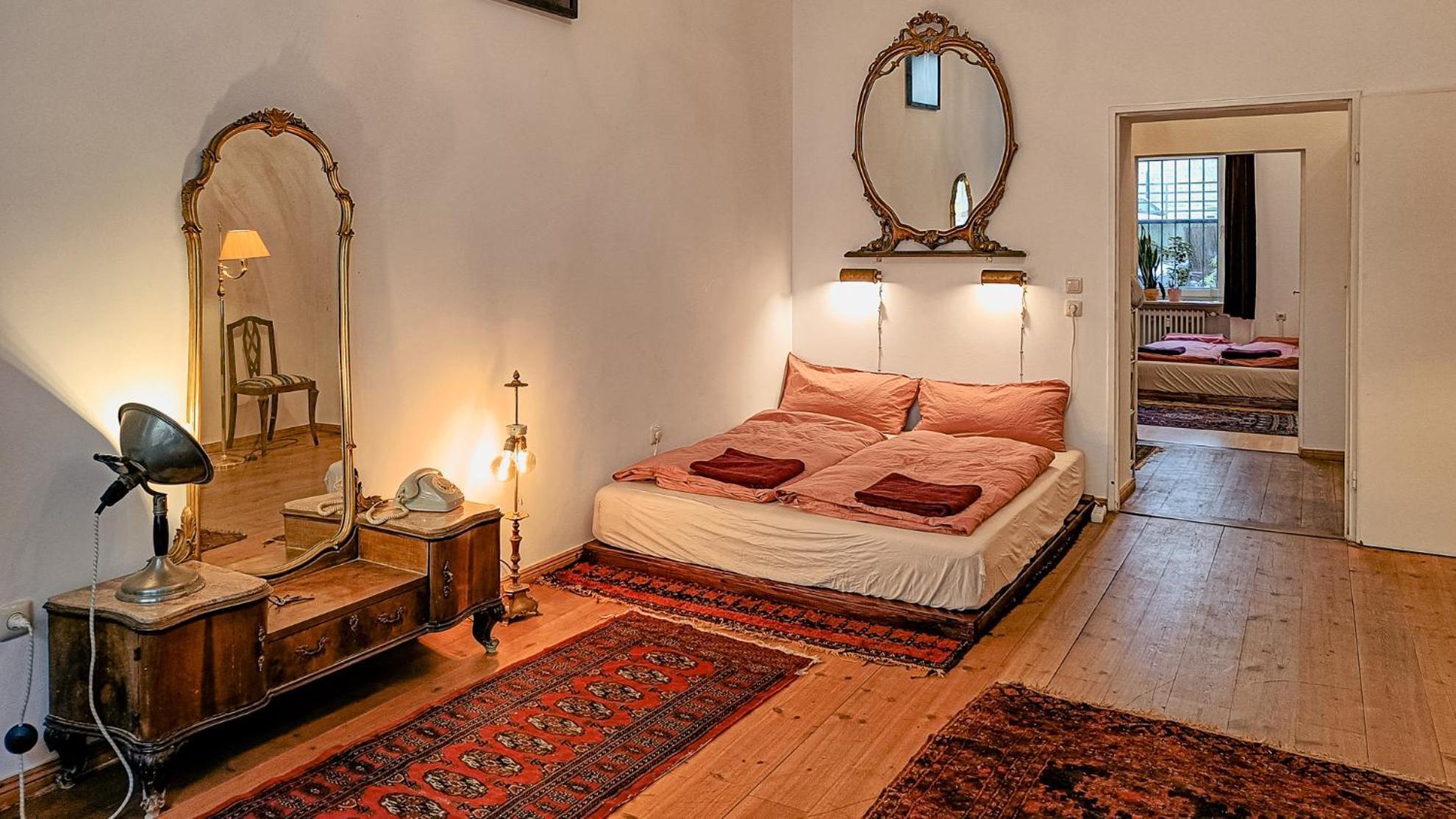 La Vie En Rose: Elegance And Art Apartment *
